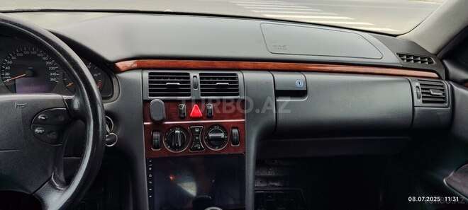 Mercedes E 220 d 2000, 565,200 km - 2.2 л - Ucar