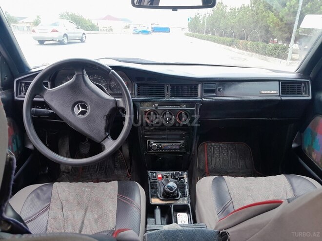Mercedes 190-9