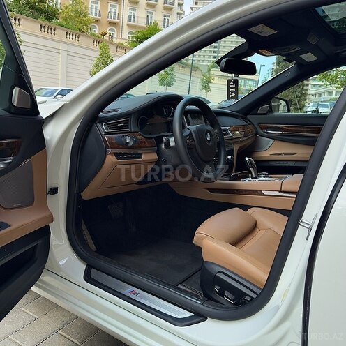 BMW 740-10