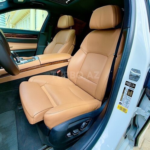 BMW 740-11