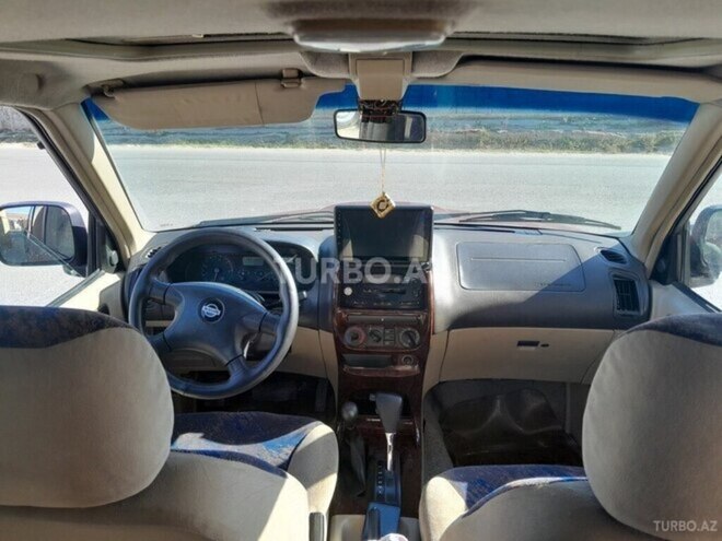 Nissan  2002, 300,000 km - 2.5 l - Şərur