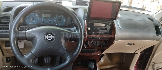 Nissan  2002, 300,000 km - 2.5 l - Şərur