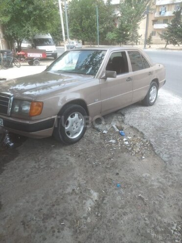 Mercedes E 220 1992, 300,000 km - 2.2 л - Bakı