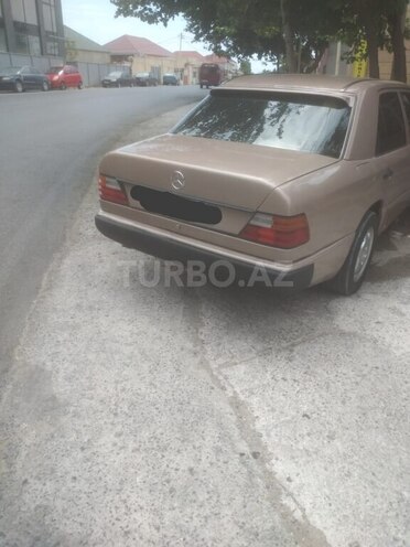 Mercedes E 220 1992, 300,000 km - 2.2 л - Bakı