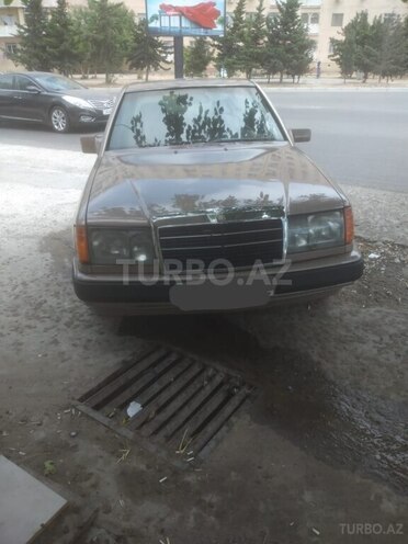 Mercedes E 220 1992, 300,000 km - 2.2 л - Bakı
