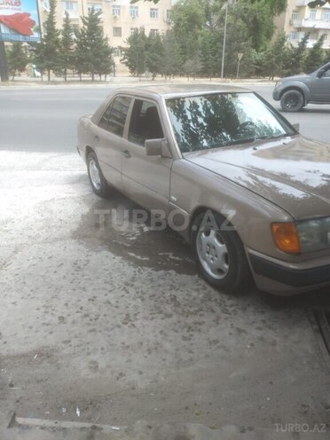 Mercedes E 220 1992, 300,000 km - 2.2 л - Bakı