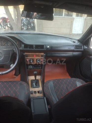 Mercedes E 220 1992, 300,000 km - 2.2 л - Bakı
