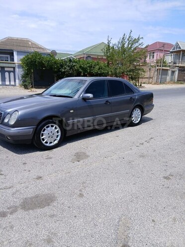 Mercedes E 220 d 1999, 352,652 km - 2.2 l - Bakı