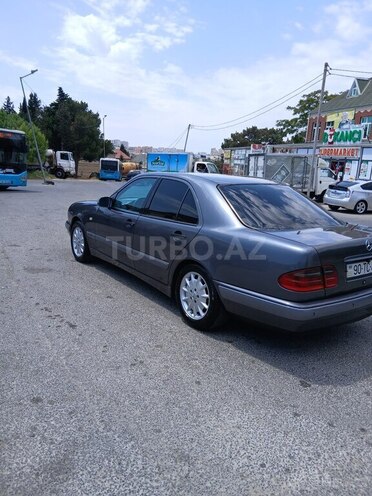 Mercedes E 220 d 1999, 352,652 km - 2.2 l - Bakı