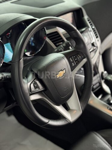 Chevrolet Cruze-17