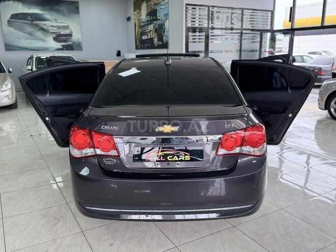 Chevrolet Cruze-16