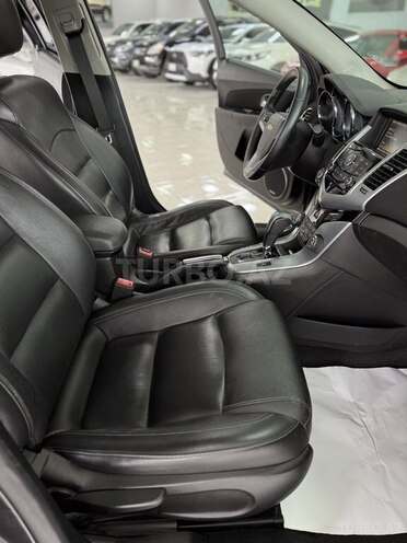 Chevrolet Cruze-11