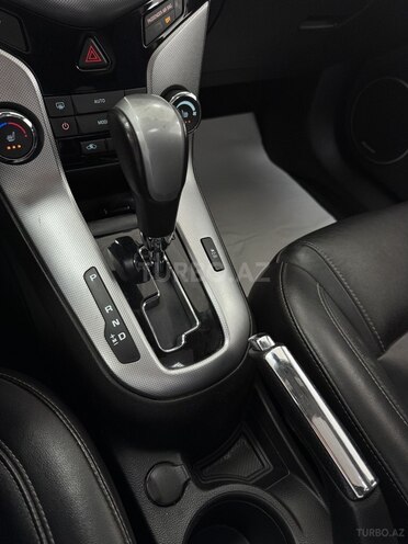 Chevrolet Cruze-24
