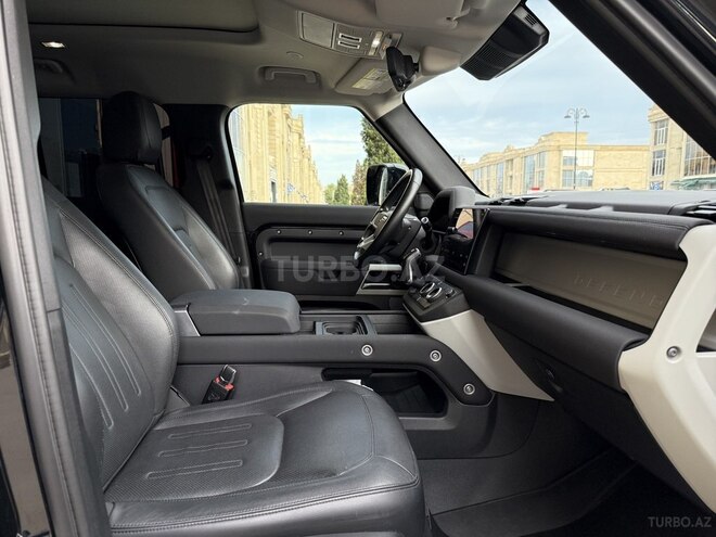 Land Rover Defender-16