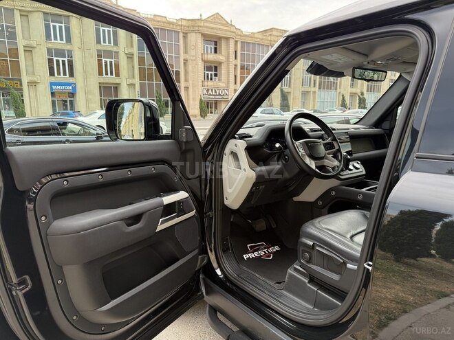 Land Rover Defender-7