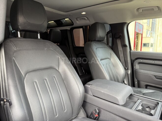 Land Rover Defender-17