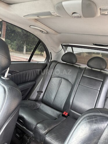 Mercedes E 240 2002, 336,091 km - 2.6 l - Şamaxı