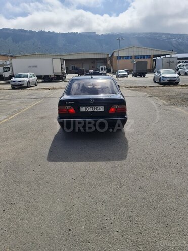 Mercedes E 240 2000, 380,000 km - 2.4 l - Bakı