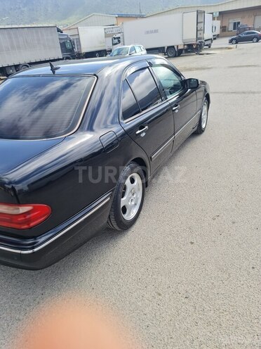 Mercedes E 240 2000, 380,000 km - 2.4 l - Bakı