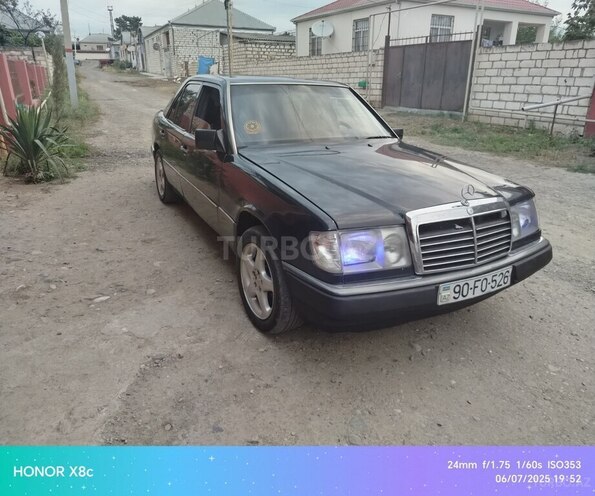 Mercedes E 220 d 1993, 444,222 km - 2.2 l - Qazax