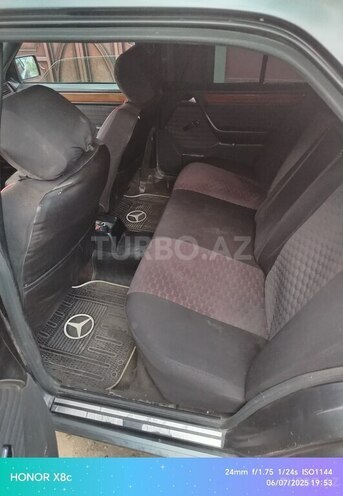 Mercedes E 220 d 1993, 444,222 km - 2.2 l - Qazax