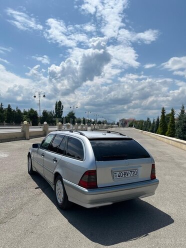 Mercedes C 180 1999, 236,000 km - 1.8 l - Quba