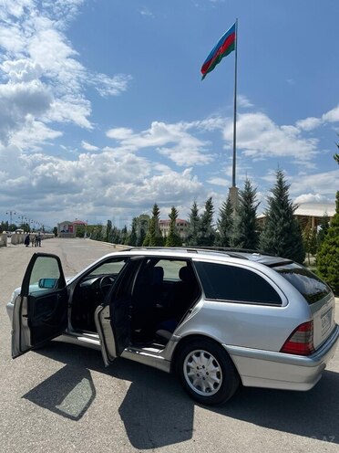 Mercedes C 180 1999, 236,000 km - 1.8 l - Quba
