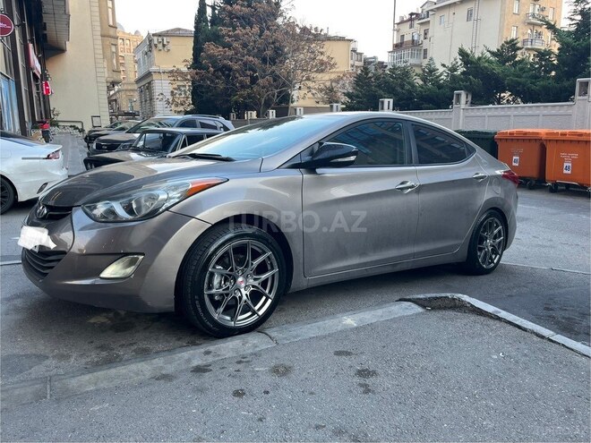 Hyundai Elantra-6