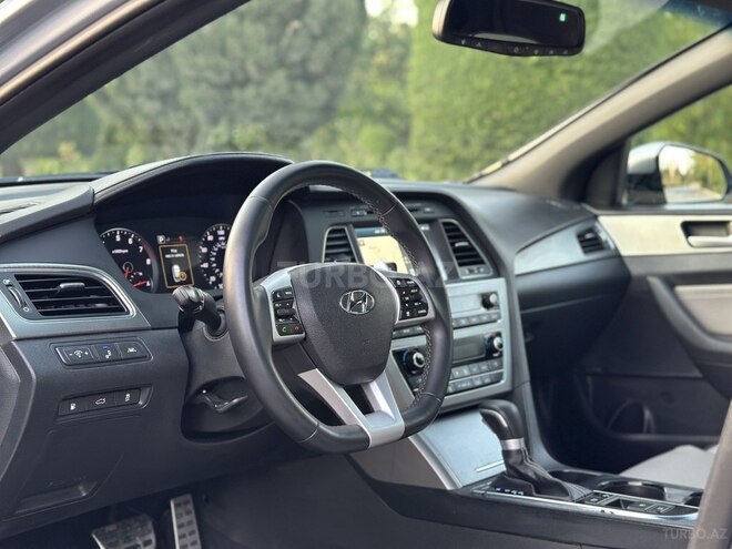 Hyundai Sonata-18
