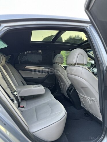 Hyundai Sonata-16