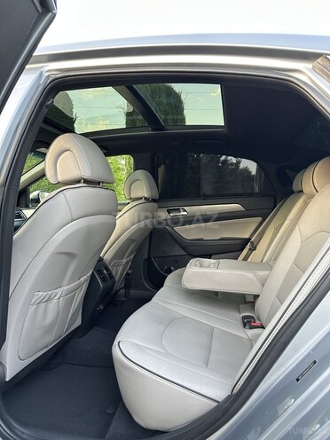 Hyundai Sonata-19
