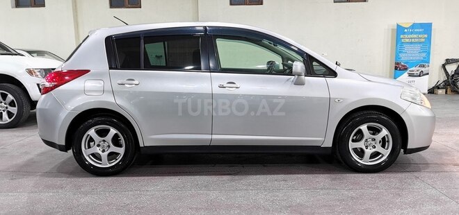 Nissan Tiida-3
