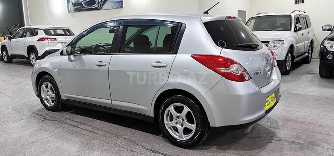 Nissan Tiida-7