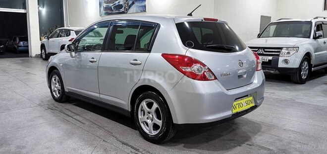 Nissan Tiida-6