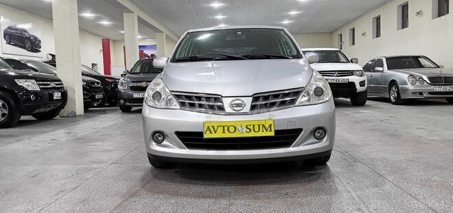 Nissan Tiida-9