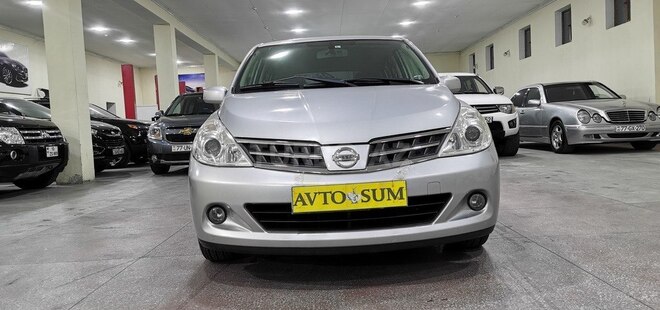 Nissan Tiida-10