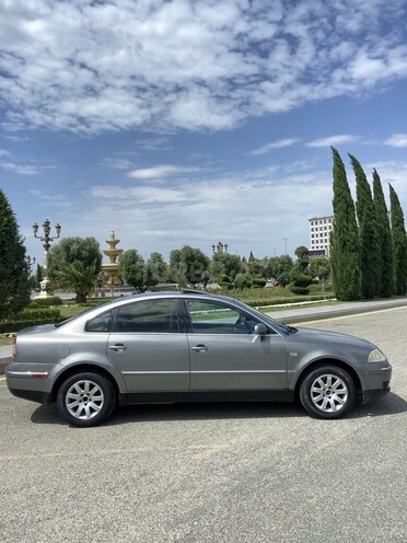 Volkswagen Passat 2001, 254,600 km - 1.8 l - Bakı