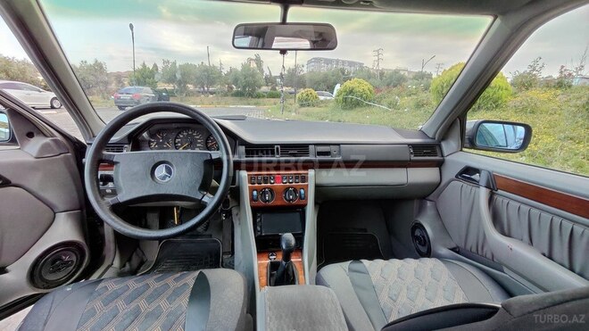 Mercedes E 200 1991, 380,000 km - 2.0 l - Ağstafa