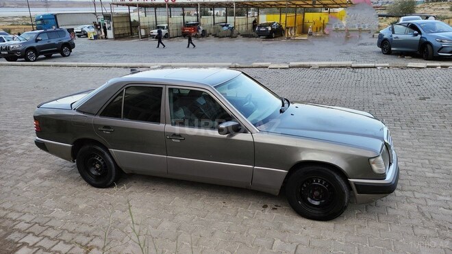 Mercedes E 200 1991, 380,000 km - 2.0 l - Ağstafa