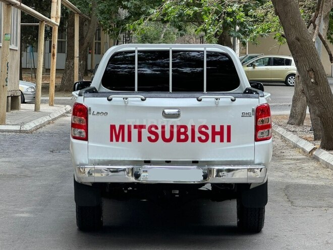 Mitsubishi L200 2018, 154,000 km - 2.4 л - Bakı