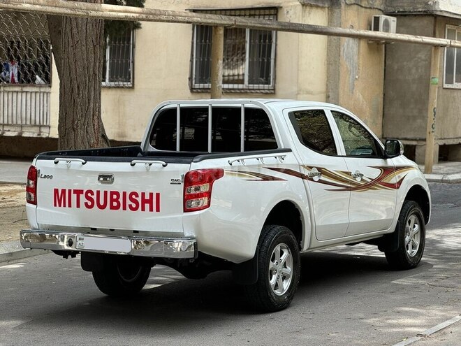 Mitsubishi L200 2018, 154,000 km - 2.4 л - Bakı