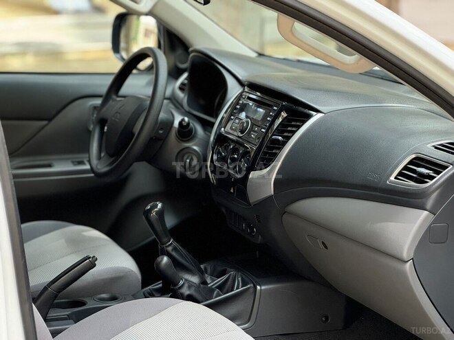 Mitsubishi L200 2018, 154,000 km - 2.4 л - Bakı