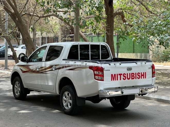 Mitsubishi L200 2018, 154,000 km - 2.4 л - Bakı
