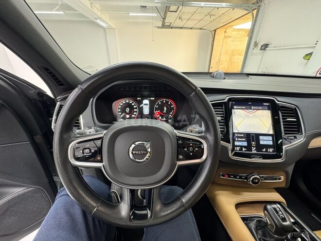Volvo XC90-8