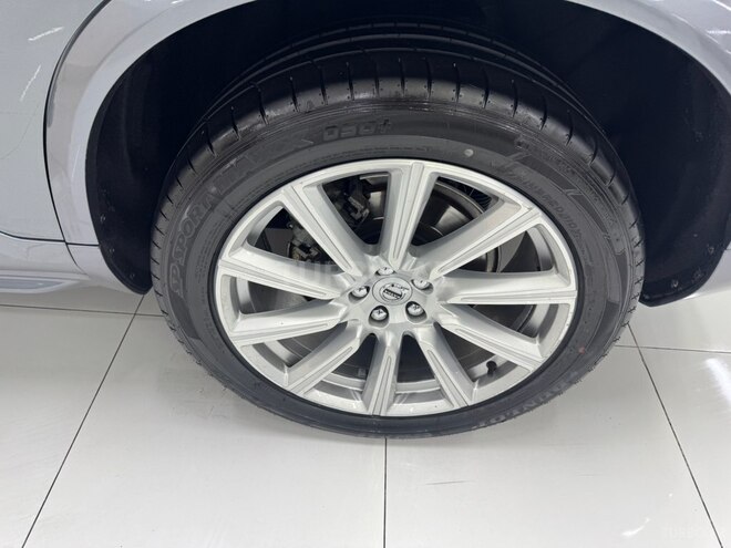 Volvo XC90-13
