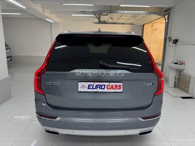 Volvo XC90-12