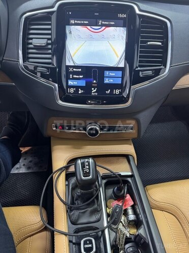 Volvo XC90-10