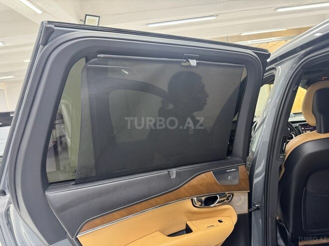 Volvo XC90-22