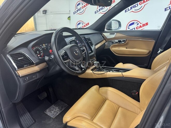 Volvo XC90-24