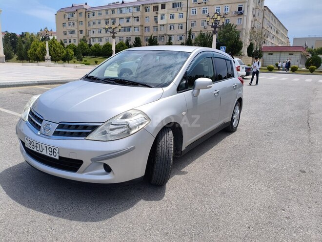 Nissan Tiida-1